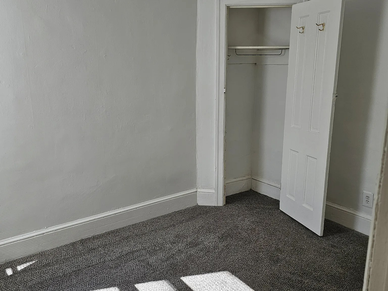 146 Maple Ave — Photo 3