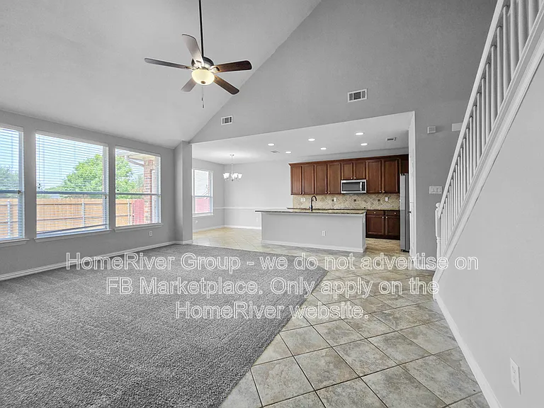 705 Champlain Ct — Photo 4