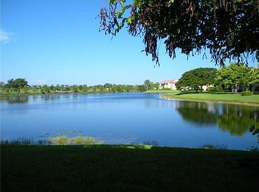 2nd image of 731 Vista Isles Dr APT 1528