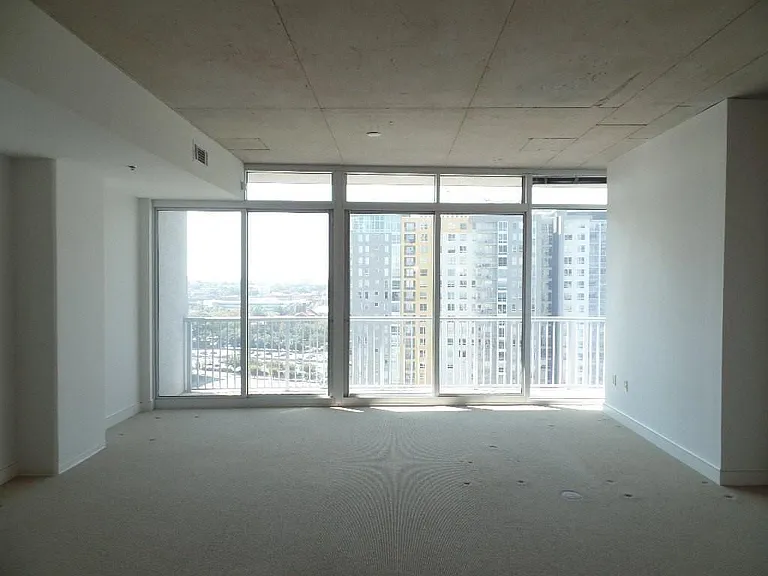 950 W Peachtree St #1514 — Photo 8
