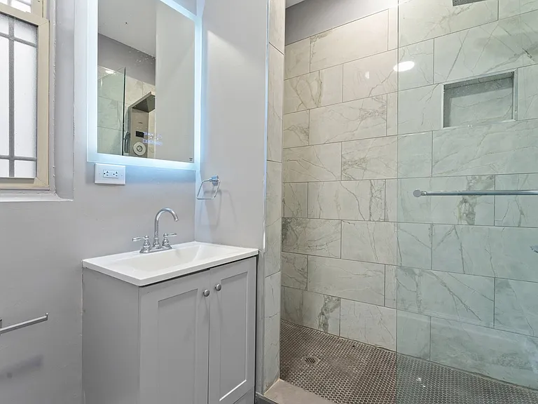 6540 S Maryland Ave #2 — Photo 10