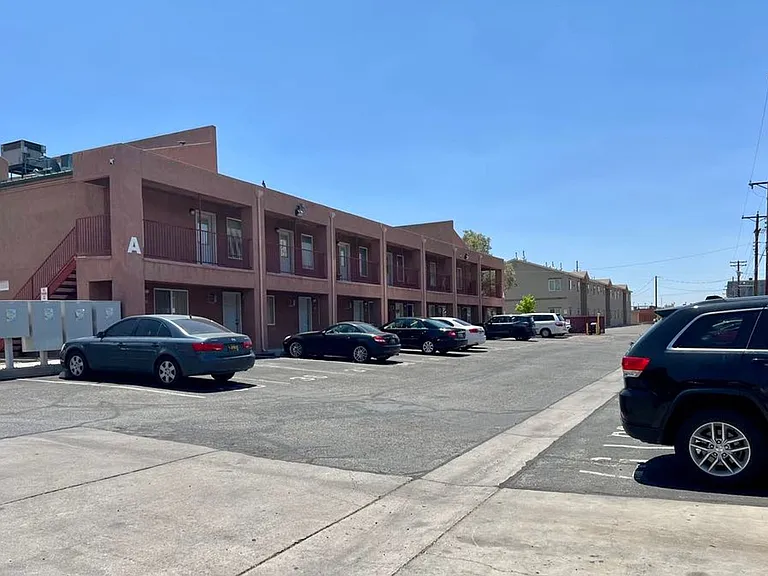 Modern Condo-Style Living Near Nob Hill & UNM $300 Off Move-In Special at The Spirals Apartments — Photo 29