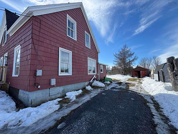 2nd image of 180 Rutherford St