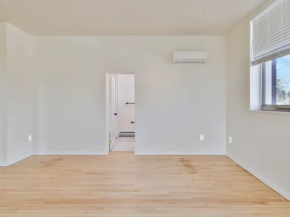 215 E High St, Hellertown, PA