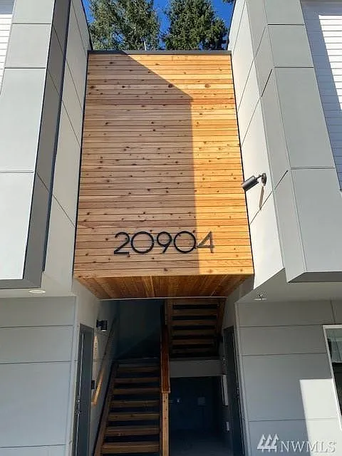 Photo 2 of 8 - 20904 72nd Ave W #201 - Edmonds, WA Building Photo - 20904 72nd Ave W #201