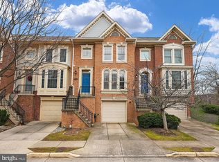 3923 Maximilian Ct, Fairfax, VA 22033