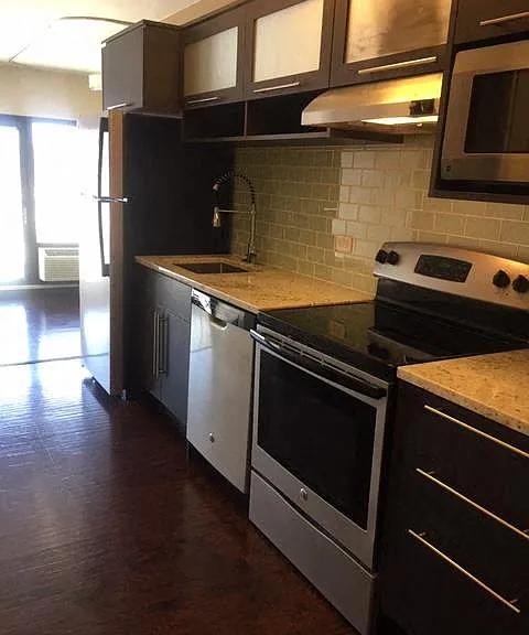 320 W North St — Photo 22