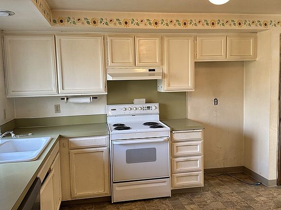 5th image of 502 NW 84th Cir