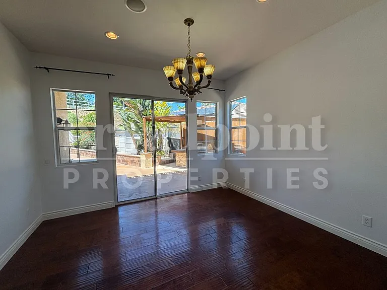 637 Oak Glade Dr — Photo 3
