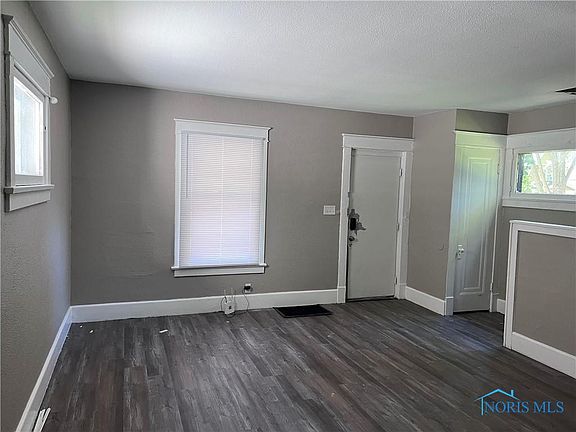 5th image of 1562 Jermain Dr