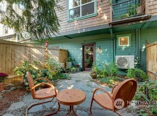 1223 NE 135th St APT B, Seattle, WA 98125