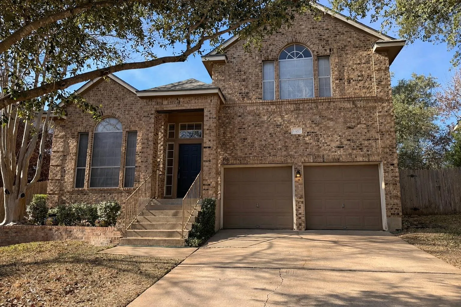 3 bed, 2.5 bath, 2128 sqft, $2,500 — Photo 1