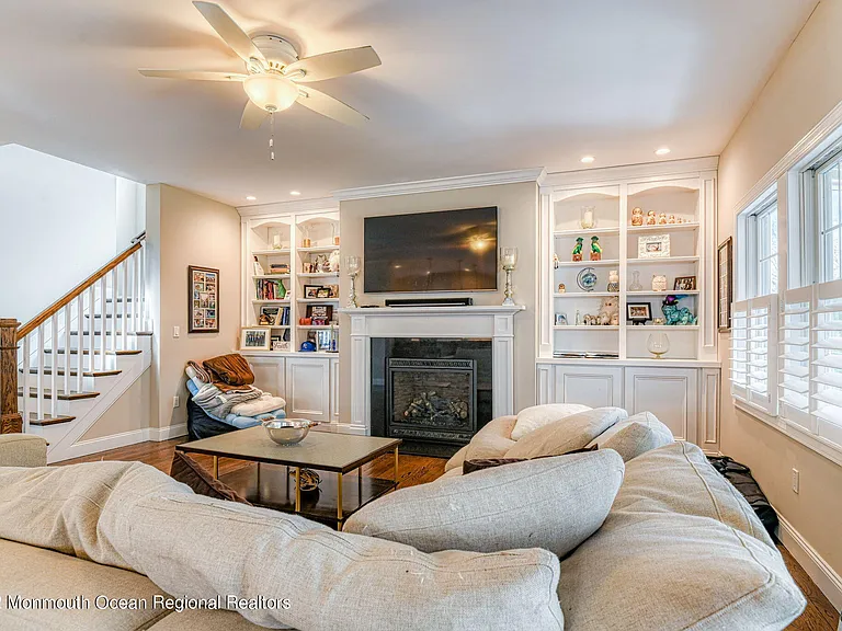 346 South Blvd — Photo 17