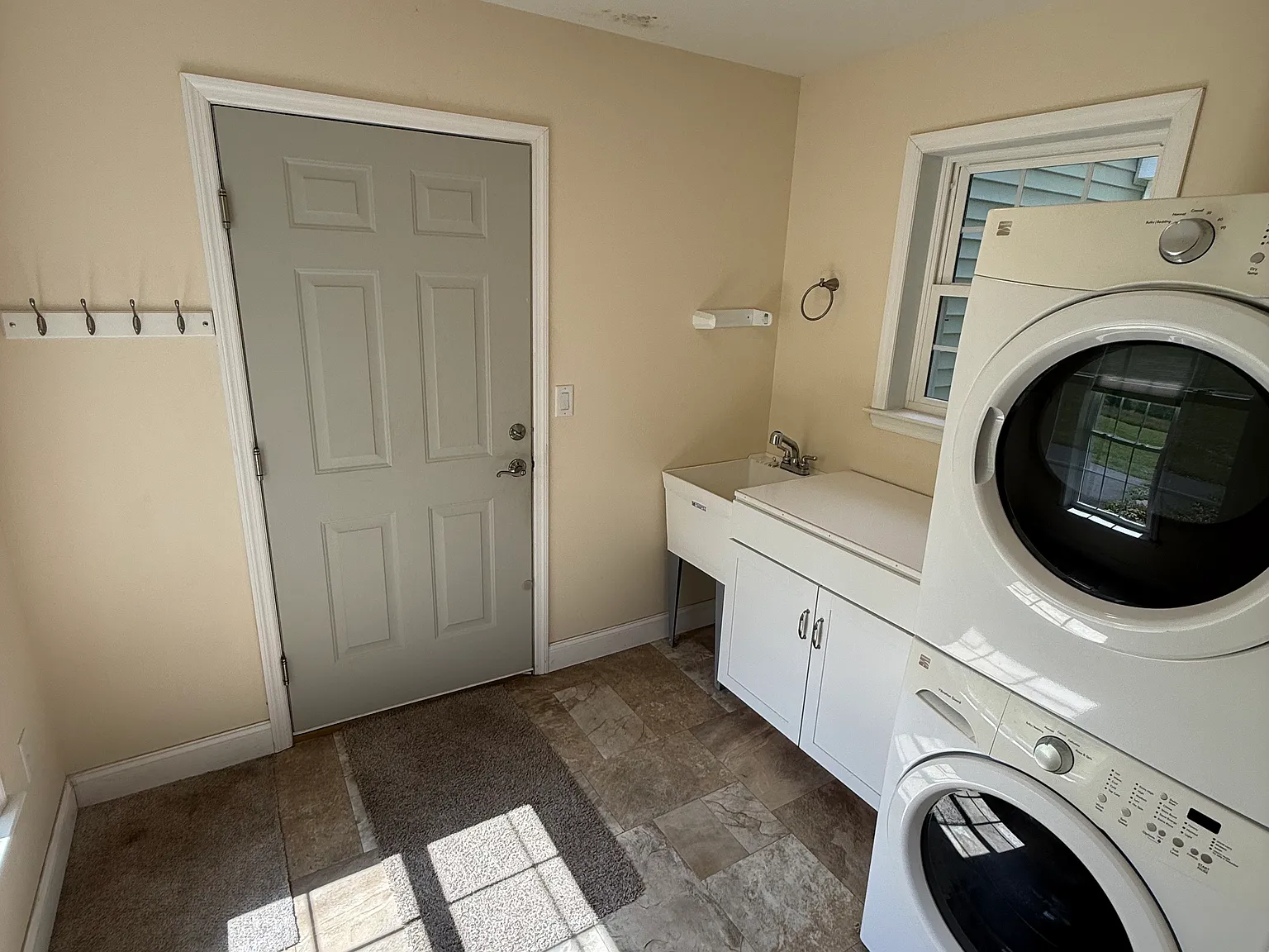 2 bed, 1212 sqft, $2,950 — Photo 4