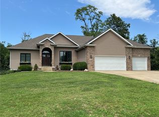 5437 Ryan Dr, Oreana, IL 62554