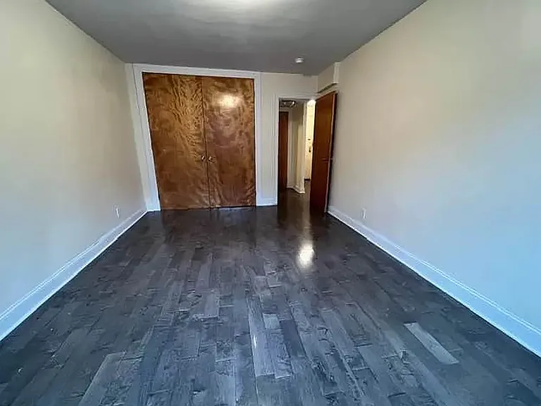 390 E 21st St #3C — Photo 6