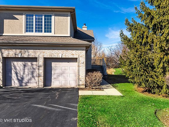 2nd image of 30 Beaconsfield Ct #30