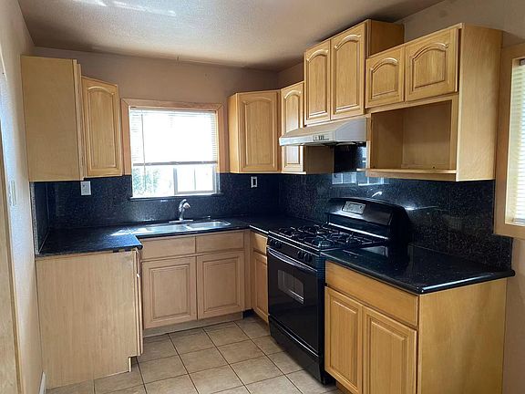 2nd image of 20759 Marion St