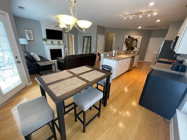 3182 Margellina Dr — Photo 2