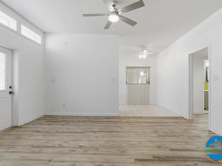 6366 Hampton Dr N — Photo 9