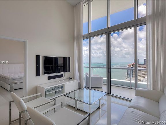 3rd image of 495 Brickell Ave #S4103