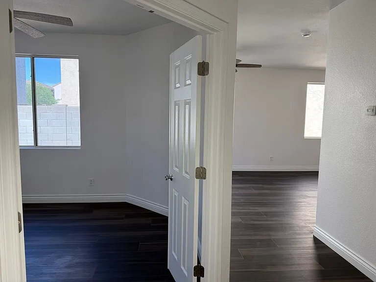 1140 E Catino St — Photo 30