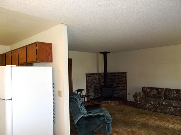 3rd image of 1165 Pioneer St
