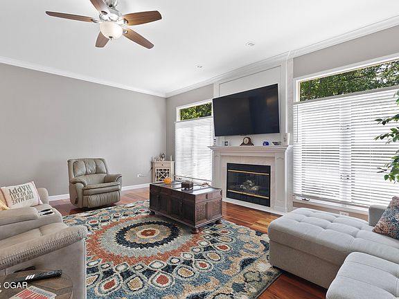 5th image of 930 Rustic Ridge Dr
