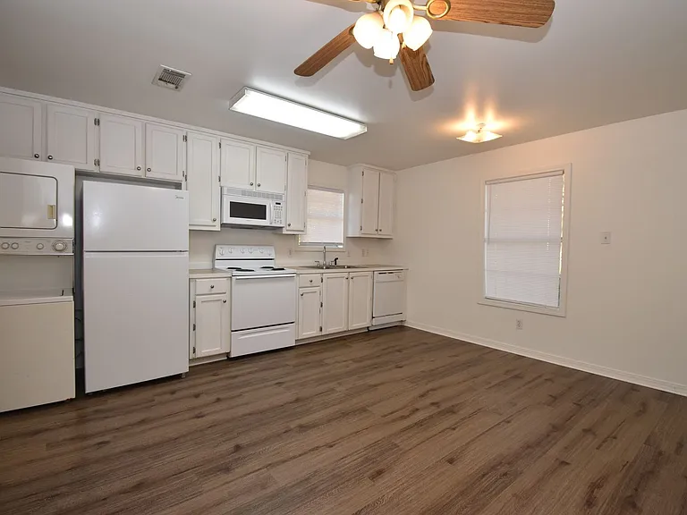 603 S Vienna St — Photo 3