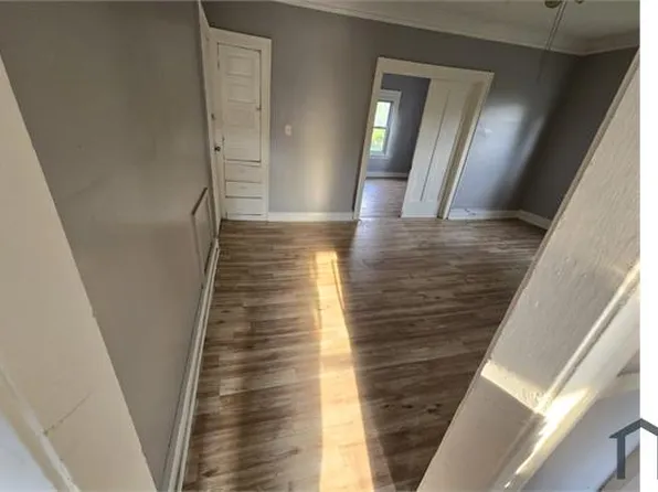 14911 Kinsman Rd, Cleveland, OH