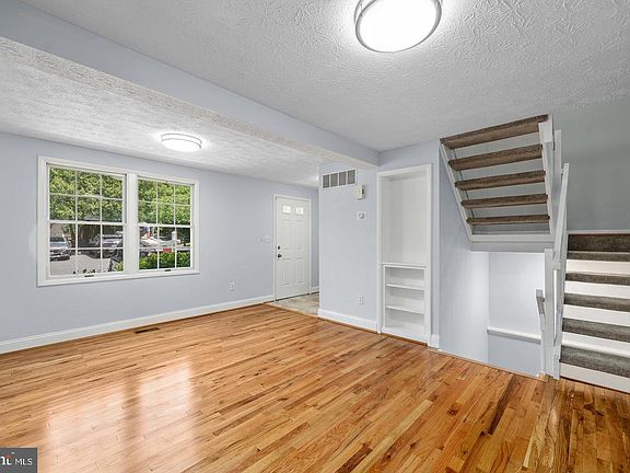 4th image of 1632 Barnstead Dr