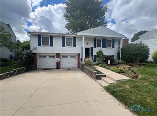 652 McIntyre Ln, Maumee, OH 43537