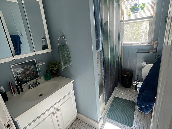5th image of 82 Burgess Ave #2