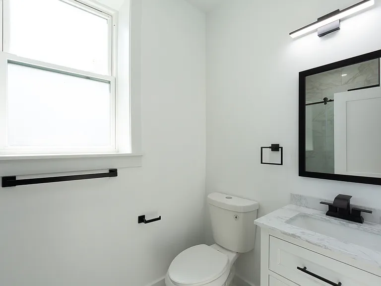 2036 N Hoyne Ave #2 — Photo 14