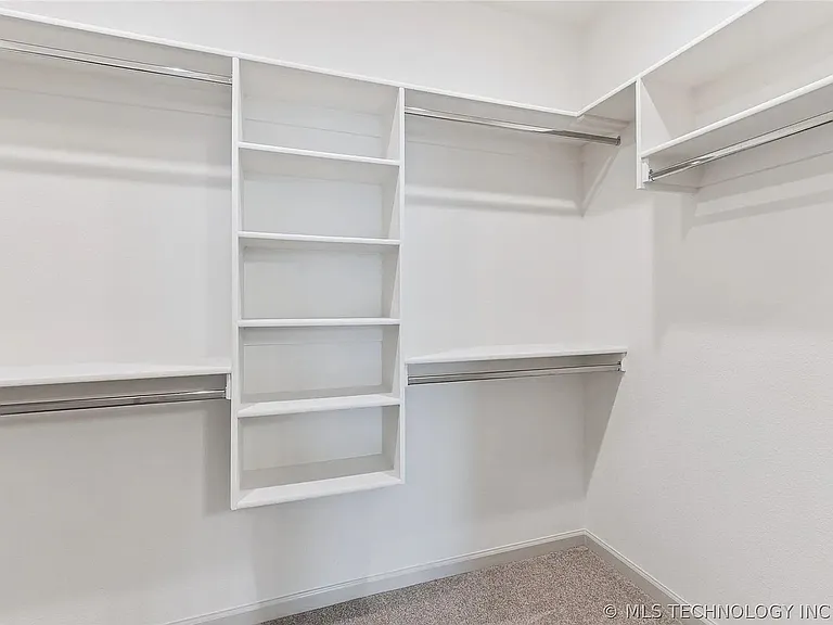 2325 E 134th Cir — Photo 50
