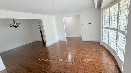 465 Hounslow Ave — Photo 23