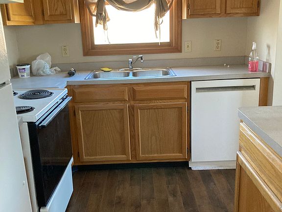 3rd image of 345 West Ave
