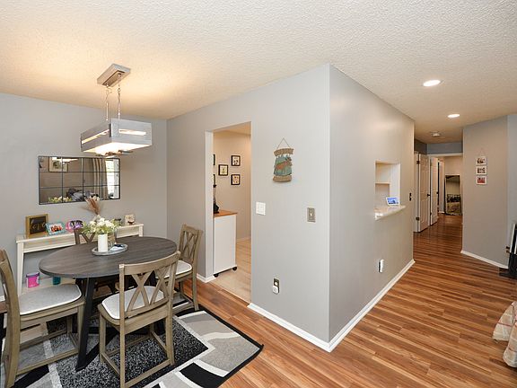 4th image of 858 Juniper Way