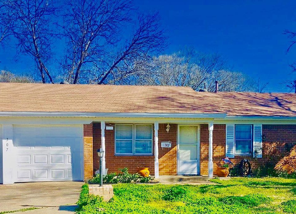 1st image of 307 E Fuller Dr