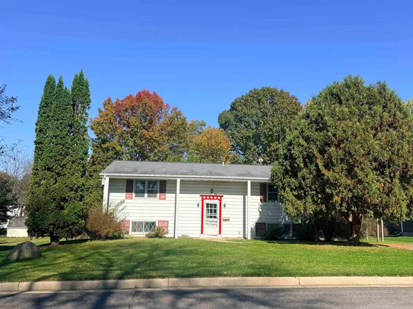 305 Edward St, Verona, WI 53593