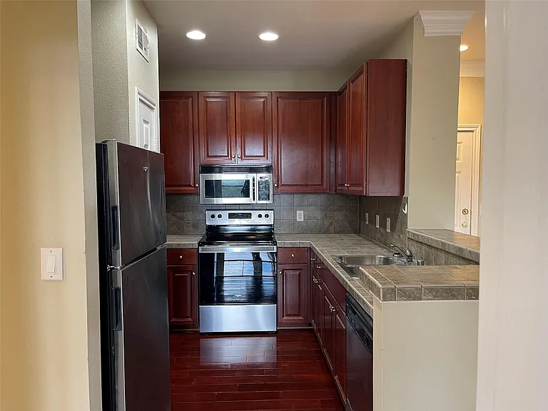 2400 McCue Rd #430 — Photo 13