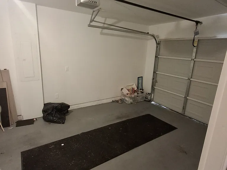 2137 Belmont Cir — Photo 24