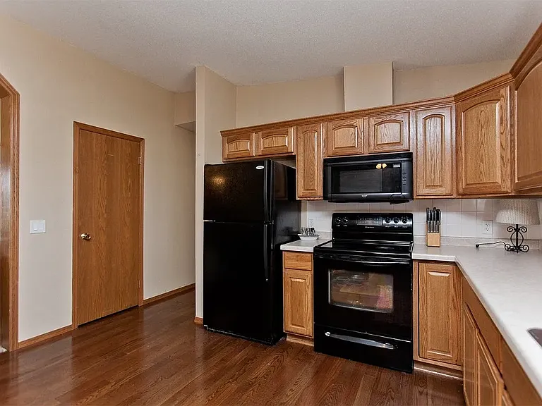 2405 Taylor Ave — Photo 10