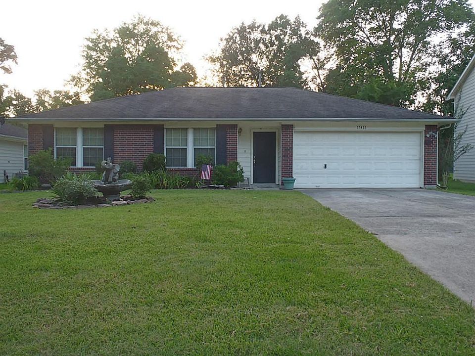 The front of this beautiful home located at the end of a quiet street.