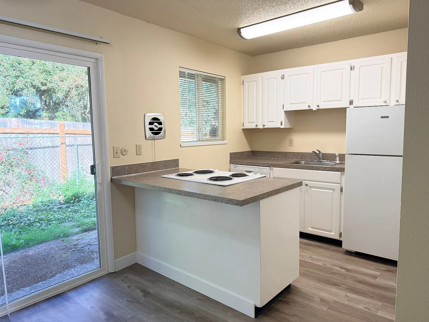 21st Street Duplex — Photo 2