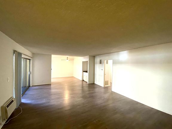 2nd image of 5452 Lindley Ave #119