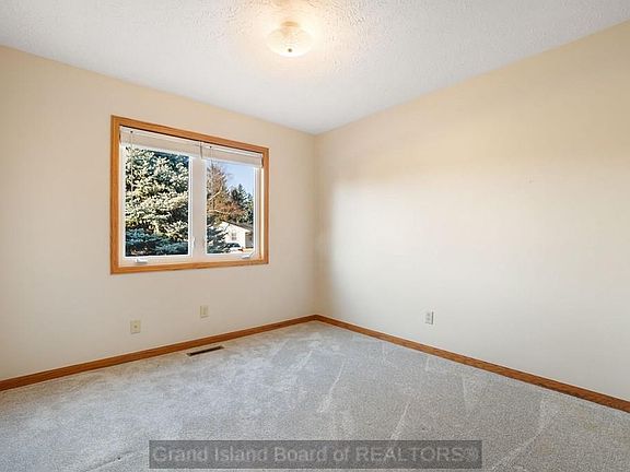 3rd image of 1511 Post Pl