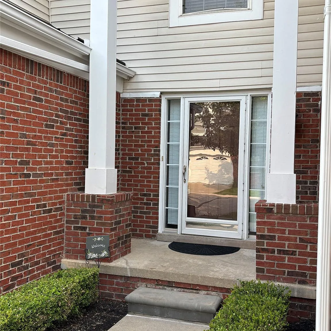 3 bed, 2.5 bath, 1676 sqft, $2,500 — Photo 1