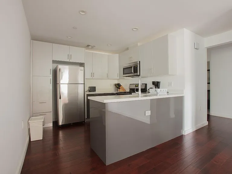 307 N Douglas St #307 — Photo 9