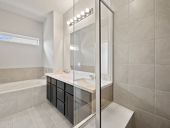 Luxurious owner s bath